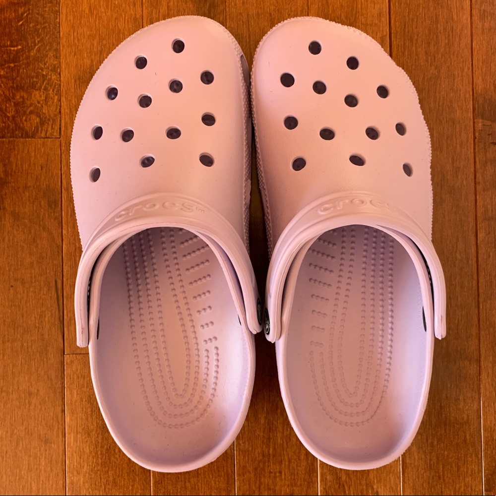 ✅SOLD✅ *NWT* CROCS Classic Clogs in Lavender - Size 10 W or 8 M